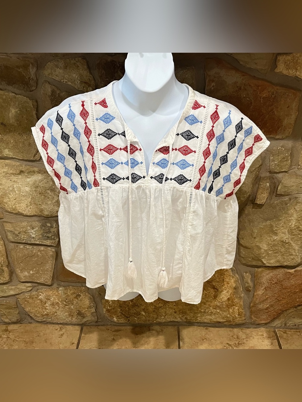 Ariat White Western Crop Top Blouse Sz Large Embroidered Accents Tassel Ties